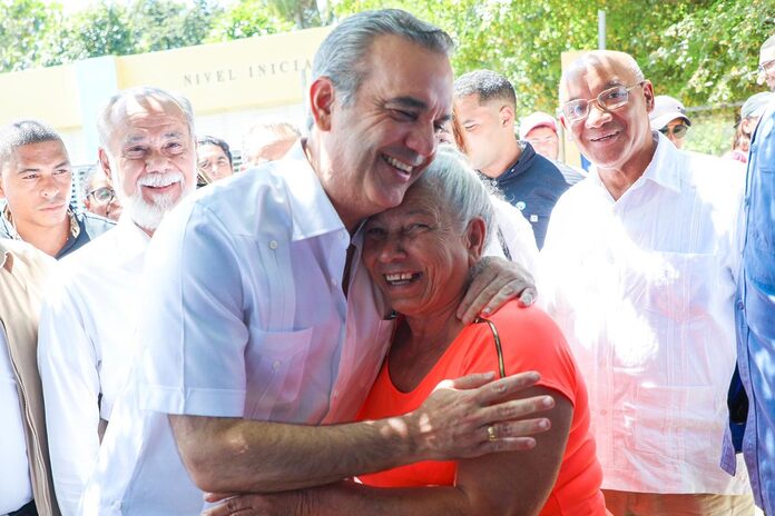 Presidente Abinader inaugura infraestructuras en Distrito Nacional y Santiago
