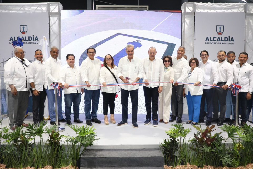 Presidente Abinader lidera jornada de inauguraciones en Santiago con entrega de centros educativos, deportivos, culturales y asfaltado de calles