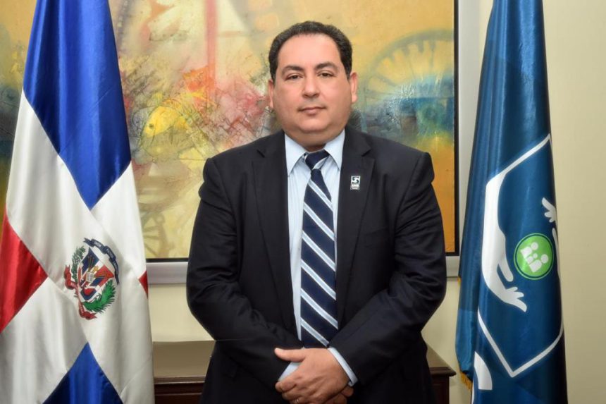 Mario Lama renuncia como Director Ejecutivo del Servicio Nacional de Salud