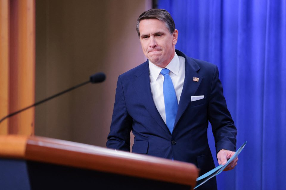 Francia denuncia intento de desinformación rusa para vincular a Macron con el caso Epstein