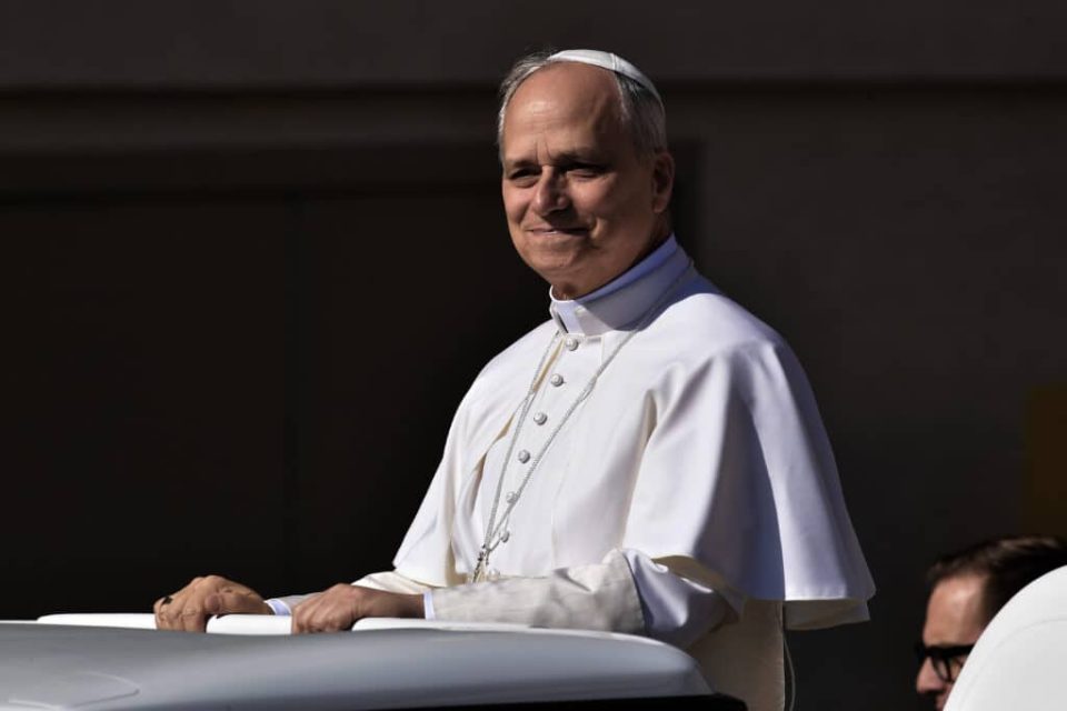 El papa nombra a una monja croata de 36 años viceportavoz del Vaticano