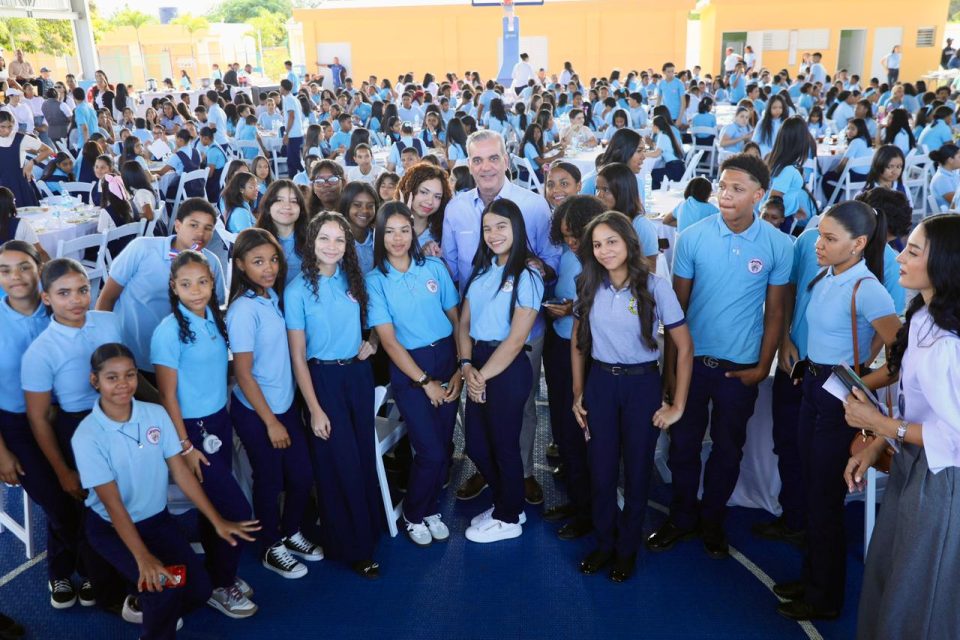 Abinader destaca la instalación de un hub digital de Google, que impulsará la educación y generará empleos