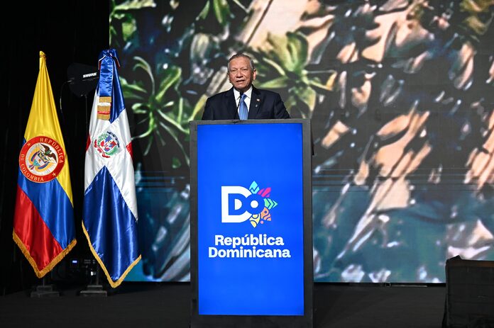 Leonardo Aguilera destaca el liderazgo de Abinader y Collado