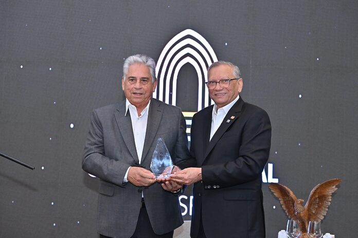 Banreservas rinde homenaje a Winston “Chilote” Llenas