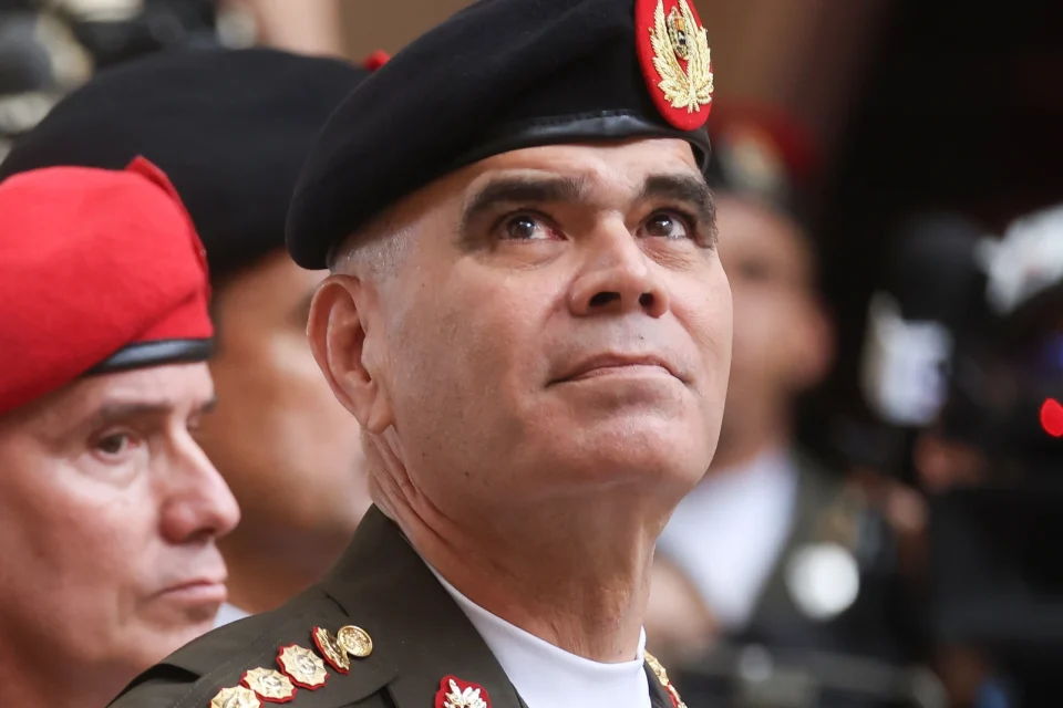 Delcy Rodríguez destituye a Padrino López tras más de una década como ministro de Defensa