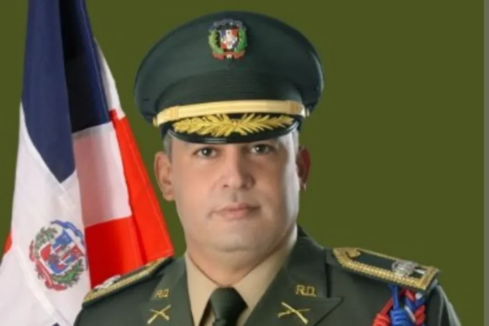 Fallece el coronel del Ejército Douglas U. Borrell tras un infarto en la Plaza de la Salud