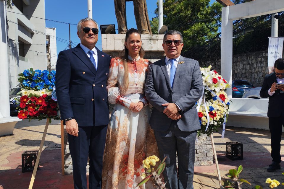 Homenaje patriótico marca el inicio de la celebración dominicana en Honduras