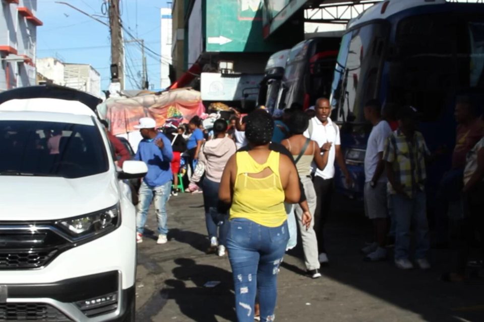 Gran afluencia de ciudadanos se dirige hacia el sur del país