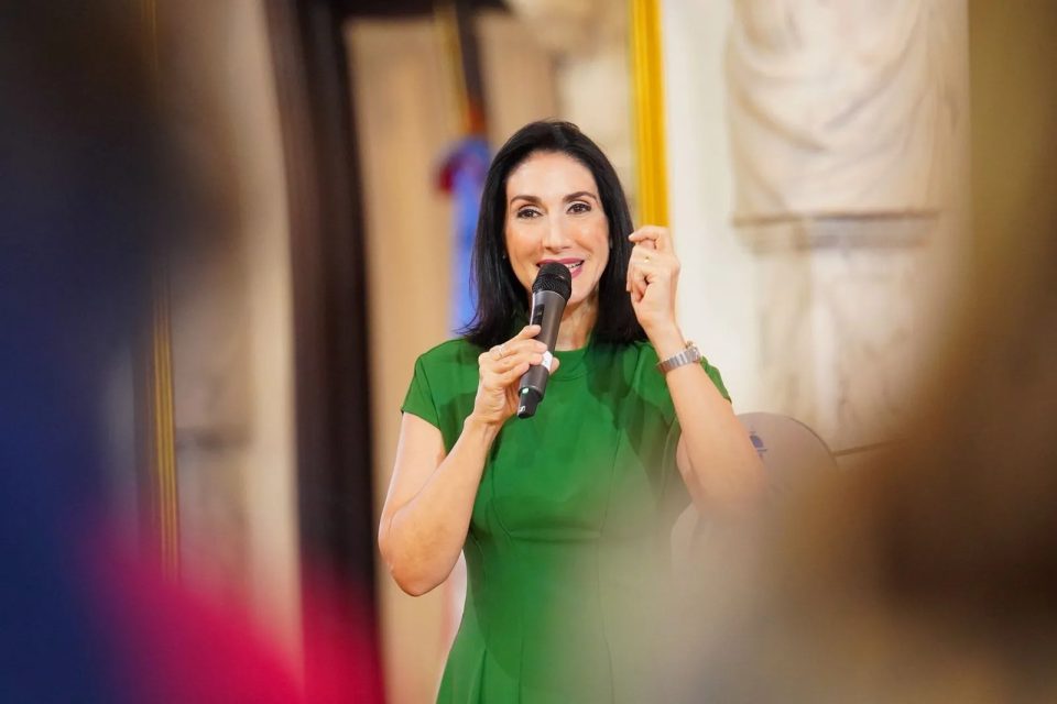 Raquel Arbaje refuerza su imagen cercana y su rol social